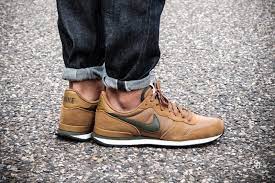 Nike Internationalist Ale Brown Cargo Khaki Sail Bestellen Bij Sneaker District Gratis Verzendkosten Nike Cortez Outfit Heren Mode Schoenen Khaki