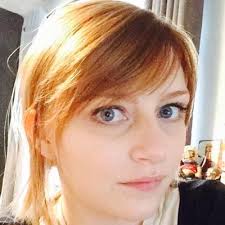 Danielle (@Secret_Danielle)