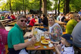 Soak up some sun in our private outdoor seating area. Hirschgarten In Munchen Das Offizielle Stadtportal Muenchen De