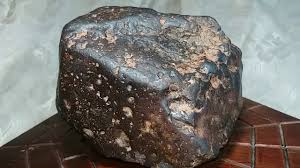 Such meteorites, which are often called stony irons, are an intermediate type between the two more common types, stony meteorites and iron meteorites. éš•çŸ³ å¤ªç©ºå²©çŸ³ å…±è³ž28 Stony Iron Meteorite Youtube