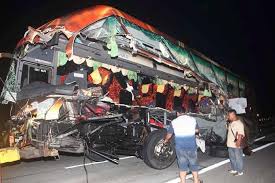 Singapore — a collision between two buses at bukit batok interchange on sunday (july 11) afternoon injured 17 people, leaving one of the buses lying on its side after it plummeted 2m. Singapore Mum Describes Escaping M Sia Bus Crash With Family Latest Singapore News The New Paper