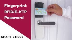 Dengan adanya mode anti panik, anda bisa langsung membuka pintu dari dalam rumah tanpa memasukkan kode apapun. Kunci Pintu Digital Pakai E Ktp Fingerprint Smart L M001 Digital Door Lock Youtube