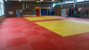 This is judo matten by michael schneider on vimeo, the home for high quality videos and the people who love them. Neuer Unterboden Fur Die Matten In Der Judohalle Judo Club Langenfeld E V