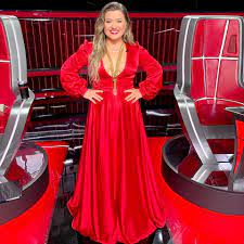 The winner of american idol's first season, later a hugely successful crossover pop star. Kelly Clarkson Facebook