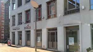 Sie wissen nicht, welche kreditkarte zu ihren bedürfnissen am besten passt? Santander Bank Verlasst Den Offenburger Marktplatz Baden Online Nachrichten Der Ortenau Offenburger Tageblatt
