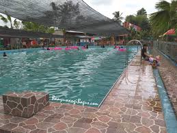 Theme park dan water park ini berlokasi di area komersial banyuwangi residence dengan lahan seluas lima hektare. Selecta Waterpark Miniatur Taman Wisata Selecta Di Banyuwangi
