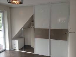 Schlafzimmer Schrank Unter Der Schrage Einer Gaube Komandor Nord Schlafzimmer Schrank Schlafzimmer Zimmer