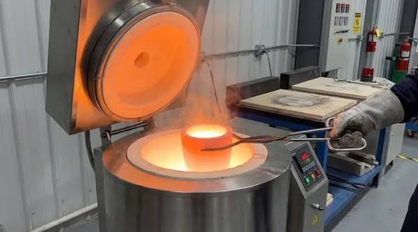 Crucible furnace
