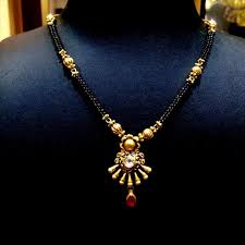 Gold Mangalsutra Shop Buy Gold Mangalsutra In Lucknow Jewels Box Although the concept of mangalsutra comes off mainly as a north indian marriage tradition, most cultures in the pathak is a pendant predominantly a gold coin which is surrounded by cobra motif. gold mangalsutra in lucknow