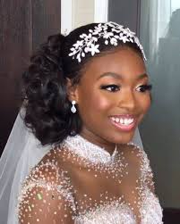 Gorgeous! #KENCY2020, ., Planning : @completeeventznflowers , Décor :  @deen_eventsandrentals , Coordination : @deen_eventsandrentals, Makeup :  @mzl4wson, Hairstyling: @revupsalongh , Hair accessories ...