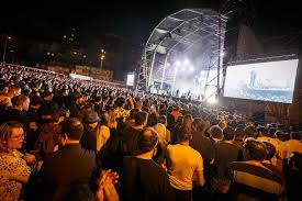 From 2019, it is held at huntington bank pavilion in northerly island. North Music Festival Adiado Para 2021 E Mantem Cartaz