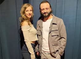 Check spelling or type a new query. Ilya Averbuh O 21 Letnej Raznice V Vozraste S Lizoj Arzamasovoj Eto Neserezno Hello Russia