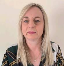 Hi all, any work opportunities around for a 17 year old who is really keen  to work? She has applied for lots of jobs online and starting to feel a  little disheartened!