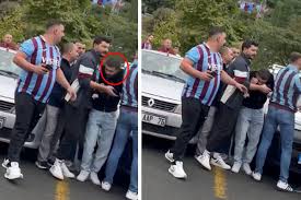 Galatasaray formalı taraftara Trabzon'da saldırı — Haberler