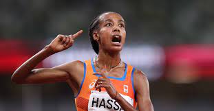 Sifan hassan wins her third olympic medal, this time another gold in the 10,000 meters. Gwlfqwutxfwdmm