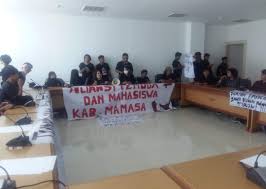 Ya, rupanya menuju ruang kerja, tina toon harus . Apmm Lakukan Unjuk Rasa Di Kantor Dprd Sulbar Terkait Pekerjaan Jalan Tabone Nosu Pana Infrastrukturnya Tak Kunjung Selesai Bidik Nasional Media Group