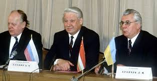 В 1958 году окончил киевский государственный университет им.т.шевченко, экономист, преподаватель политэкономии. Kak Razrushali Sssr Leonid Kravchuk Na Trope Predatelstva I Lzhi Odna Rodina