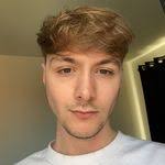 Chris Louden's Instagram, Twitter & Facebook