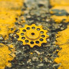 金曜日は金色に因んだもの縛りで頑張ります kogel kogelbearings derailleur derailleurpulleys ceramicbearings roadbike mtb cyclocross downhill gravelbike cycling kogel