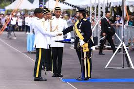 Padu.terbaik team menembak tentera darat malaysia. 1 560 Pegawai Kadet Ditauliah Leftenan Muda Dalam Istiadat Perbarisan Pentauliahan Diraja Pegawai Kadet Palapes Ua Ke 38 Utm Newshub