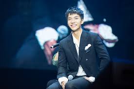 He debuted as a singer in 2004 with the album nabangui kkum, and two years later, in 2006, as an actor with the drama famous princesses. Cover 2018 Lee Seung Gi In Singapore