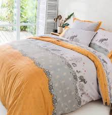 Découvrez en exclusivité le nouveau catalogue françoise saget, une référence en matière de vente de linge de maison, parures de lit, housses de couettes et linge de table. Linge De Lit Fleur D Ambre Francoise Saget Parure De Lit Linge De Lit Lit