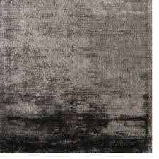 Découvrez nos tapis salon et chambre en promotion avec des nouveautés toute l'année et dans tous les magasins but. Tapis Moderne Gris Anthracite En Viscose Douceur Par Joseph Lebon