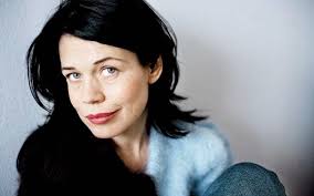 Lotta Lundgren: Inte någons hemmafru