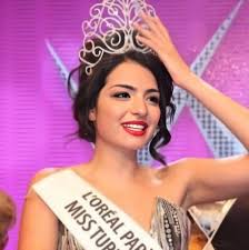 Öte yandan oyuncu hayatta en çok kendisini çileden çıkaran. Melisa Asli Pamuk Estetik Ustune Estetik Yaptirdi Iste Son Hali