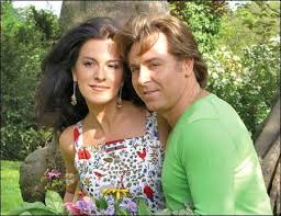 Opera Chic Gloves Off Angela Gheorghiu Blasts Alagna He Wants Me Back His Family In Corriere Della Sera Interview Angela gheorghiu is preparing to go on stage as tosca at the royal opera house, covent garden, later this month and she's so excited you would think it's. angela gheorghiu blasts alagna