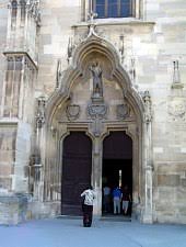 Un mecanism din turla bisericii arată cu exactitate fazele lunii Biserica Sf Mihail Cluj Napoca