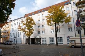 Featuring an indoor swimming pool, free parking and a sauna, days inn by wyndham albuquerque west offers accommodation within 3.5 km from new mexico museum of natural history and science. Days Inn Dortmund West Hotel Faq Zum Hotel