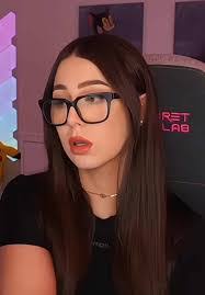 Riley Zonker's Instagram, Twitter & Facebook