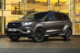 Its features include alloy pedals, sports suspension and steering wheel mounted paddle shirfter. Ford Kuga 2017 St Line Und Vignale News 4wd Motorline Cc