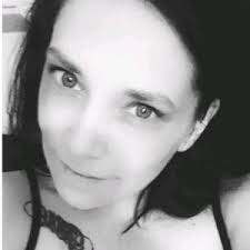 Kerry Weldon (@whoviankez)