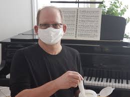 As a pianist, it's pretty disheartening when you sit down to play and feel dust or grease on the keys. Piano Service Montreal Accordeur De Piano