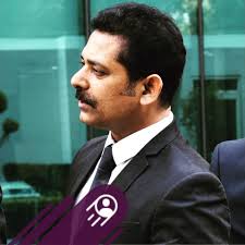 So from Korea to America. Basically Busan to New York. 16 Hour flight and  11 hour time difference. I was a basket case. One evening I wore  @lailatyabji 's sari from her