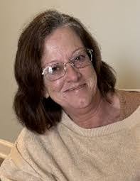 Elizabeth Nell's Instagram, Twitter & Facebook