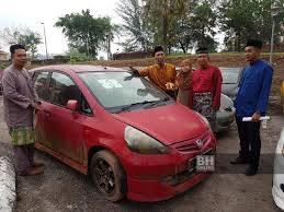 Check spelling or type a new query. 35 Kenderaan Mewah Dilelong Bulan Depan