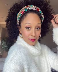 She first gained fame for her teen role as tamera campbell on the abc/wb sitcom sister, sister (opposite her identical twin sister tia. Tamera Mowry Housley Says She And Tia Became Successful Because Their Mother Advocated For Them To Receive Equal Pay We Saw That Strength And We Believed In Ourselves Laptrinhx News