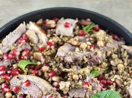 عبدالرحمن مع الشيف ابو نايف من محافظة تيماء في السعودية طبخوا خروف محشي ورق عنب و محاشي ، مشوي على الحطب بورق الموز وكان لذيذ جداً. ÙØ®Ø° Ø§Ù„Ø®Ø±ÙˆÙ Ø§Ù„Ù…Ø­Ø´Ù‰ Ø¨Ø§Ù„ÙØ±ÙŠÙƒ Ø¨Ø§Ù„ØµÙˆØ± Ù„Ø°ÙŠØ°Ù‡