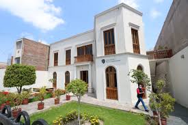 Porque desde que llegó a arequipa huyendo del cielo gris, la humedad y el asma, don pepe ruiz rosas personificó la imagen clásica de un lírida transitando las faldas del misti. Gobierno Regional De Arequipa