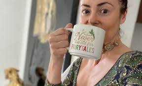 Lindsey Unger's Instagram, Twitter & Facebook