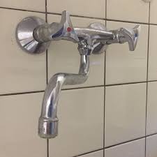 Denn dichtungen und ventile können ganz einfach erneuert werden. Wasserhahn Tropft In Einer Dauerschleife Haushalt Gerausche Tropfen