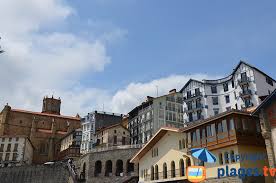 Le pays basque espagnol est connu pour son patrimoine culturel exceptionnel. Getaria Un Joli Village Medieval Dans Le Pays Basque Espagnol