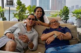 Anindra ardiansyah bakrie atau yang biasa dikenal dengan ardi bakrie (lahir di lampung, indonesia, 22 april 1979; Foto Nongkrong Tipis Tipis Keluarga Bakrie Di Luar Negeri Matamata Com