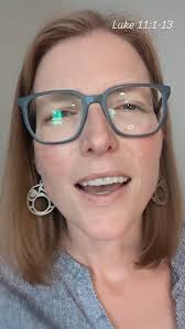 Rona is an international graduate student from Taiwan, here to study survey  methodology and data science. She has a particular heart for aesthetics,  art, philosophy, and music, and she shares her varied