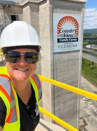 Hello from 175ft in the air! 😬 Last week I had the pleasure of exploring  and learning about Clemens Food Group's latest construction project,  Country View Family Farm's White Deer Feed Mill