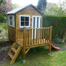 Etapes Photos Comment Monter 1 Cabane En Bois Sur Pilotis Maisonette Enfants Coulage De Beton Et Peinture Lasure Raye Gris Blanc Bois Naturel Fashion Maman Abri De Jardin Cabane Exterieur