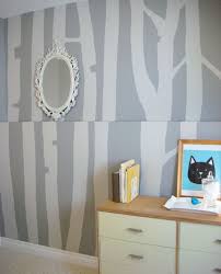 Zimmer Wand Streichen Graue Farbschemen Rundes Spiegel Maleschablone An Der Wand Gemusterte Wand Wandfarbe Kreative Wande